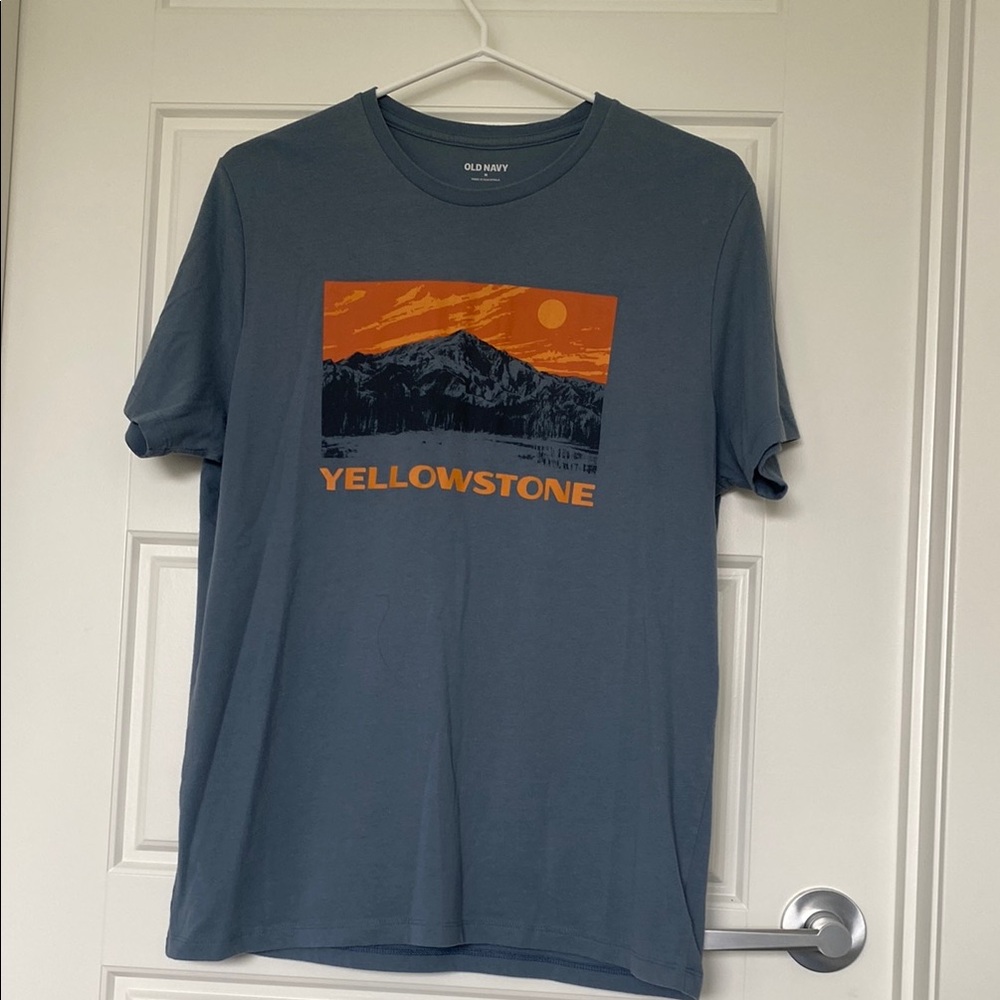 Old Navy Gray Yellowstone Graphic Tee